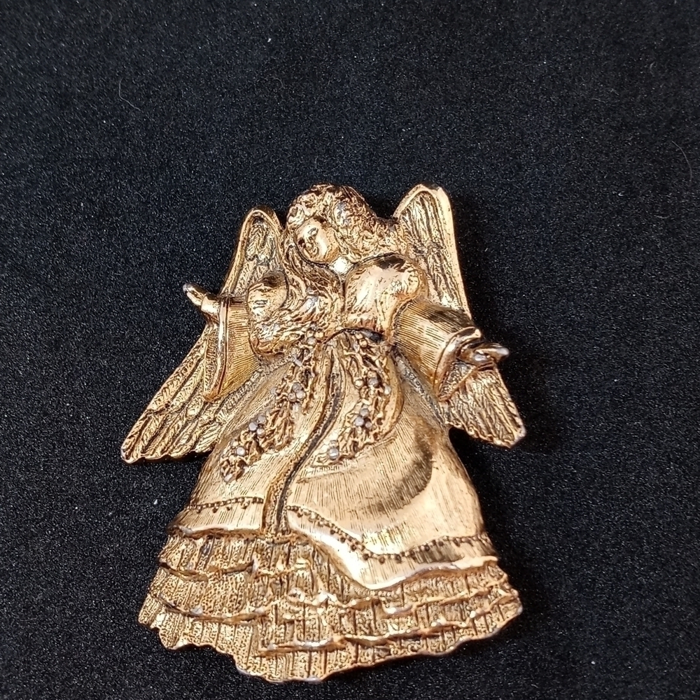 Vintage RR brooch Angel in glod tone